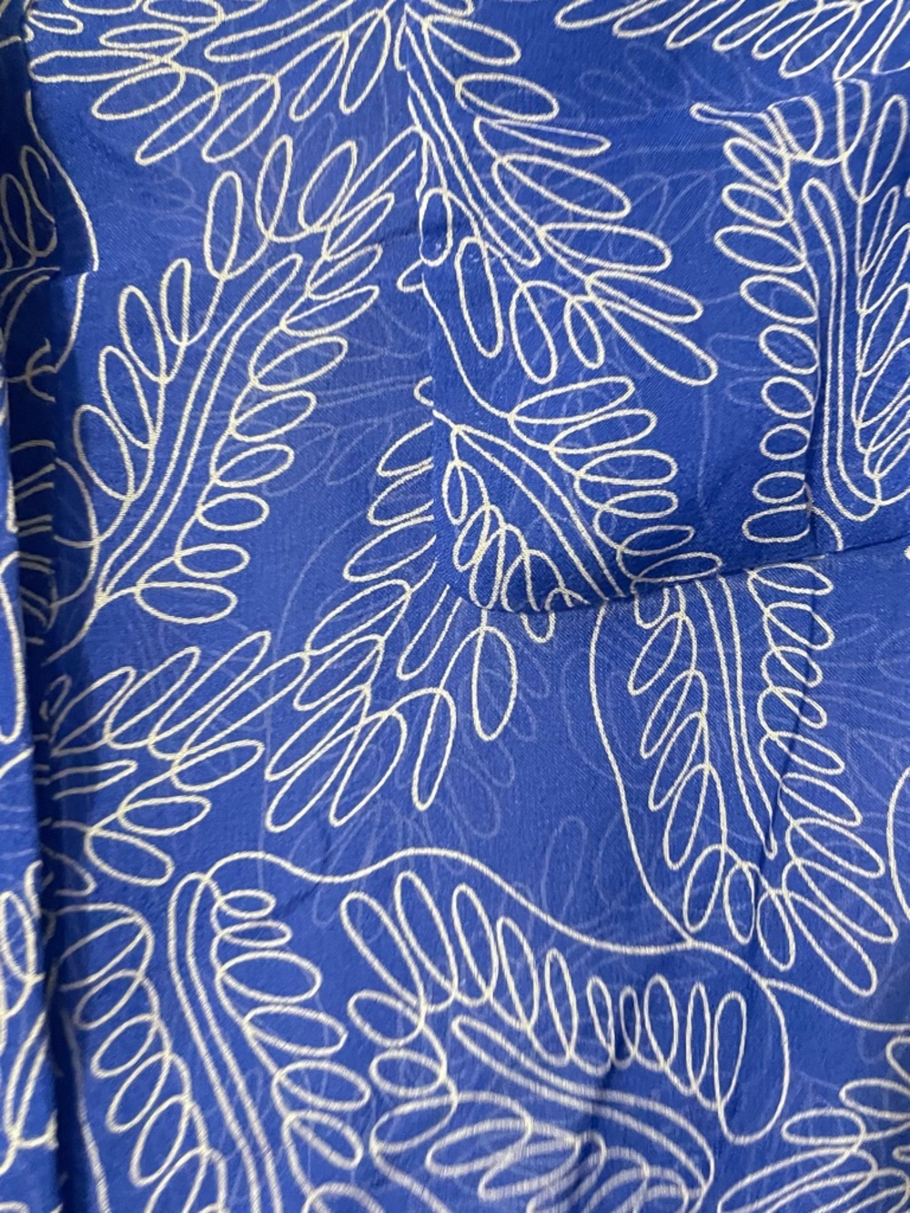 Diane Von Furstenberg Blue Printed  Button-Front Blouse sheer size 12 💯 silk - Picture 3 of 9